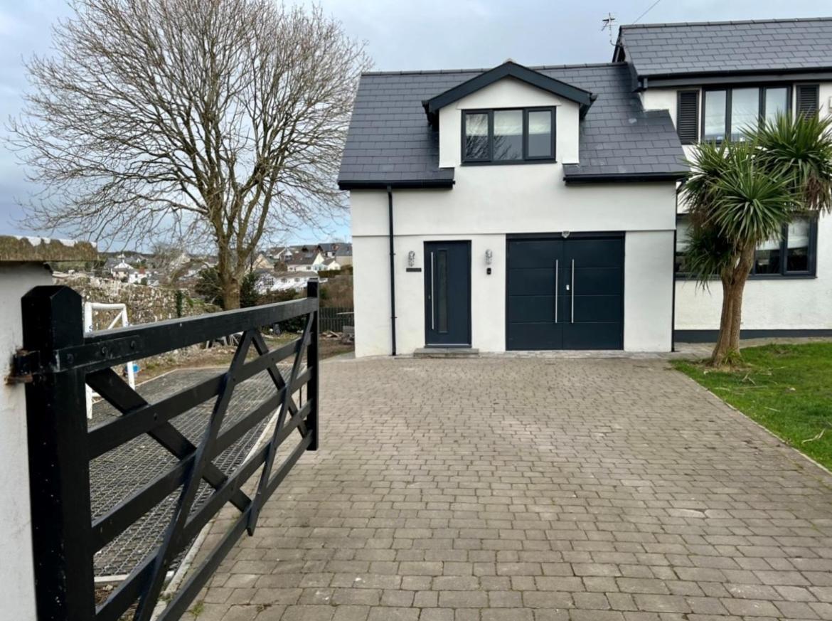 Orchard Lodge -Coastal Retreat, New Build, Village Views, Private Garden And Terrace Saint Brides Major Bagian luar foto
