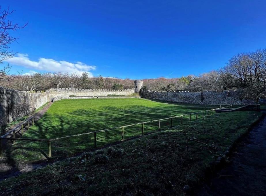 Orchard Lodge -Coastal Retreat, New Build, Village Views, Private Garden And Terrace Saint Brides Major Bagian luar foto