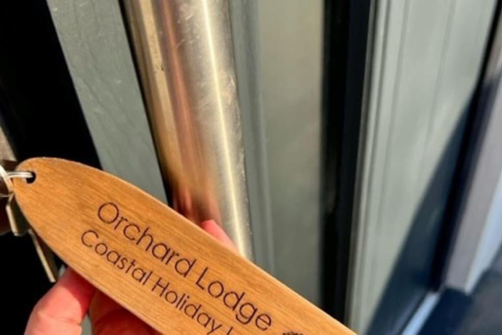 Orchard Lodge -Coastal Retreat, New Build, Village Views, Private Garden And Terrace Saint Brides Major Bagian luar foto