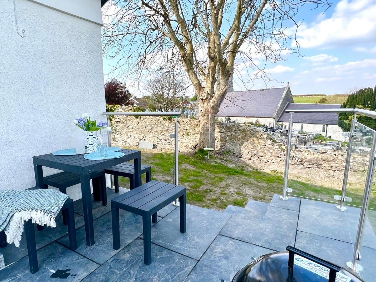Orchard Lodge -Coastal Retreat, New Build, Village Views, Private Garden And Terrace Saint Brides Major Bagian luar foto