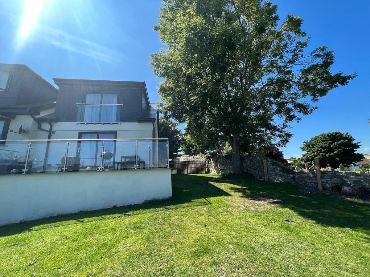 Orchard Lodge -Coastal Retreat, New Build, Village Views, Private Garden And Terrace Saint Brides Major Bagian luar foto